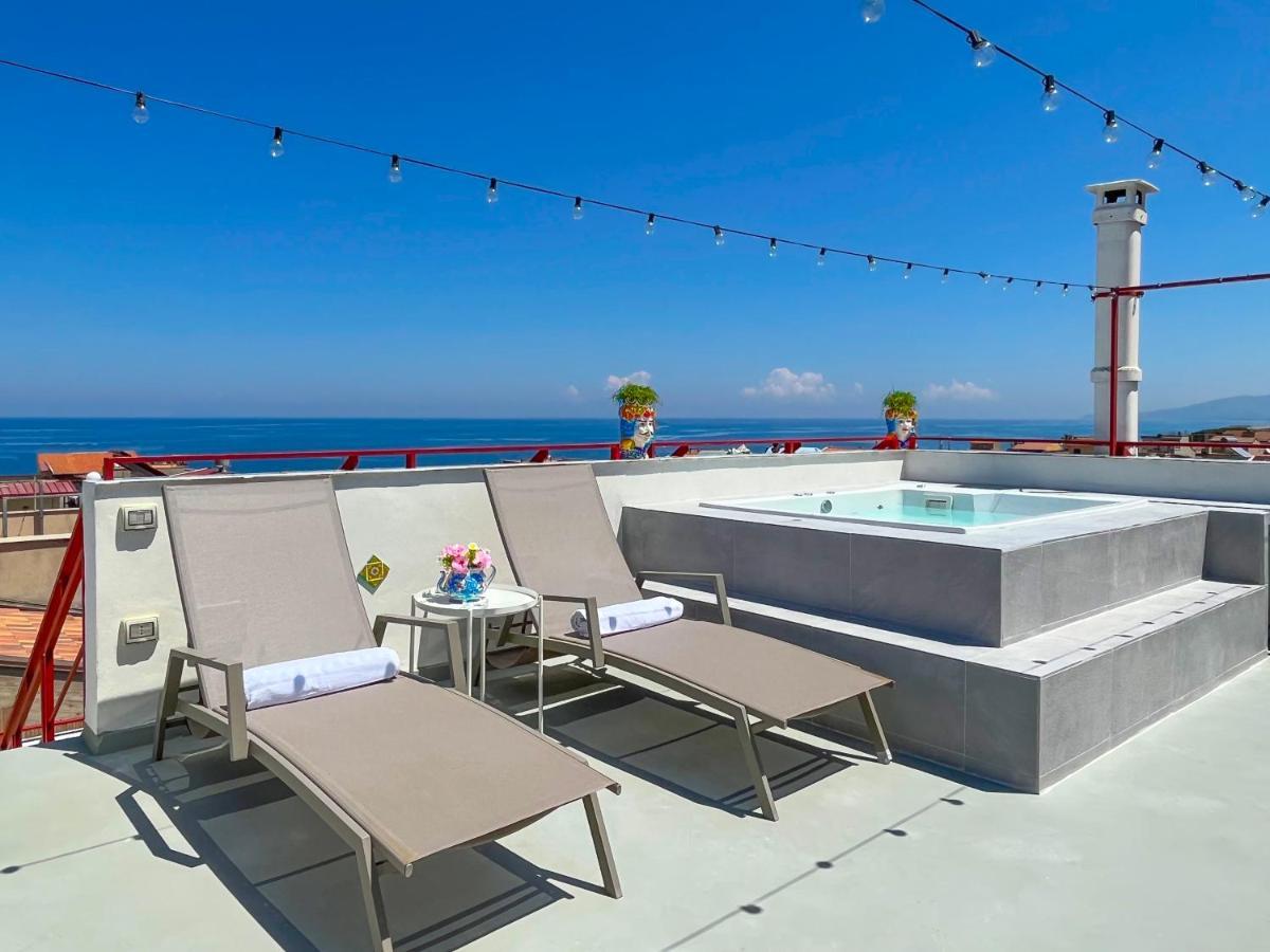 Duca D'Aosta Terrace, Skypool & Sauna Acquedolci Bagian luar foto